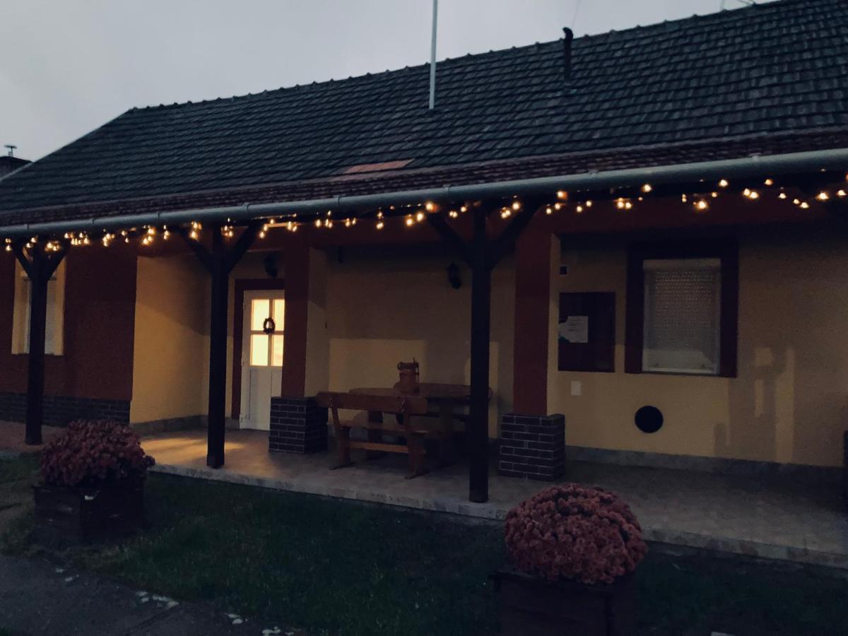 Tiszavirag Vendeghaz Tiszacsege Exterior foto